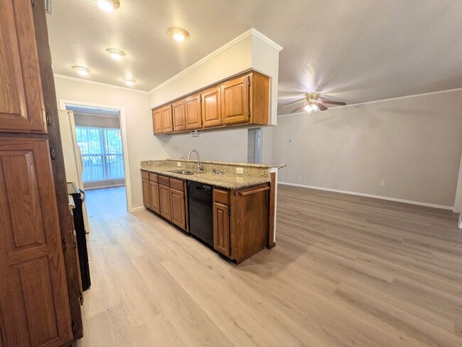 Building Photo - 6618 Cloverbend St