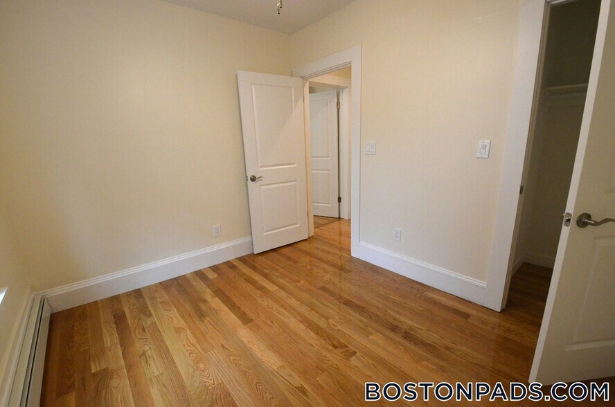 Building Photo - 35 Brookline St