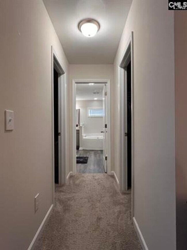 Building Photo - Beautiful Elgin Home with 4 Bedrooms, Smar...