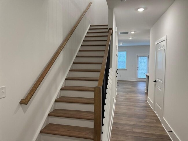 Building Photo - 1702 Gunnin Trce NW