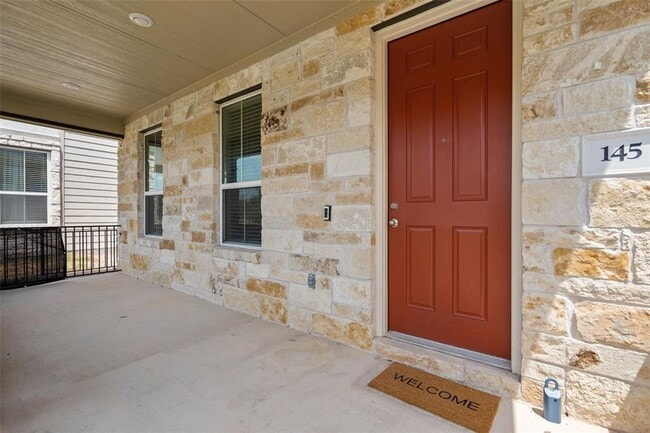 Building Photo - Big Sky Ranch 3-Bedroom/2.5 Bath - Drippin...