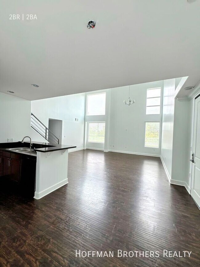 Primary Photo - 4112 Whitsett Ave