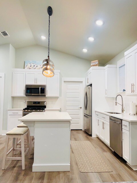 Building Photo - 2071 W Romana St