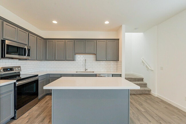 Building Photo - 5538 S Dillon