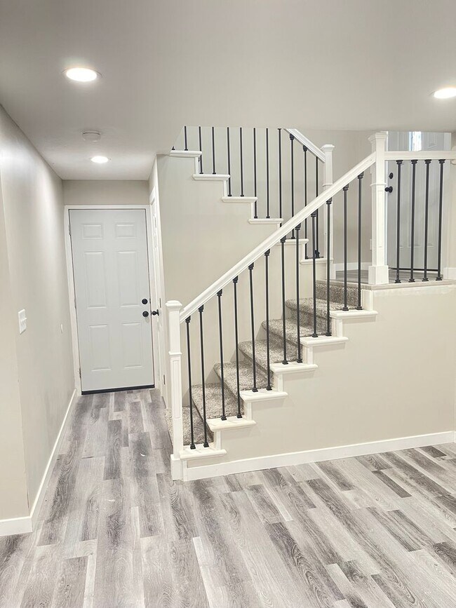 Building Photo - Move-in special offer!!! Newly rebuilt hou...