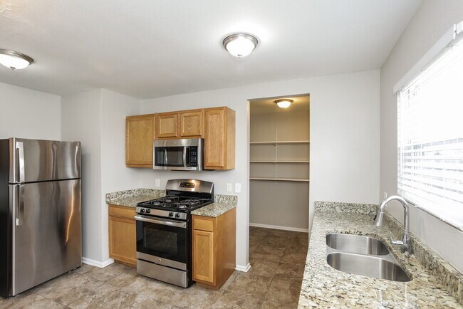 Building Photo - 424 W Warrior Ct