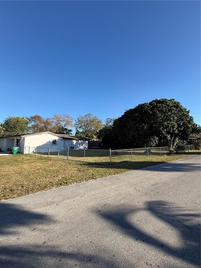 Building Photo - 8772 SW 143rd St