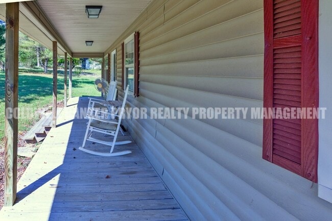 Building Photo - 150 Scenic Dr