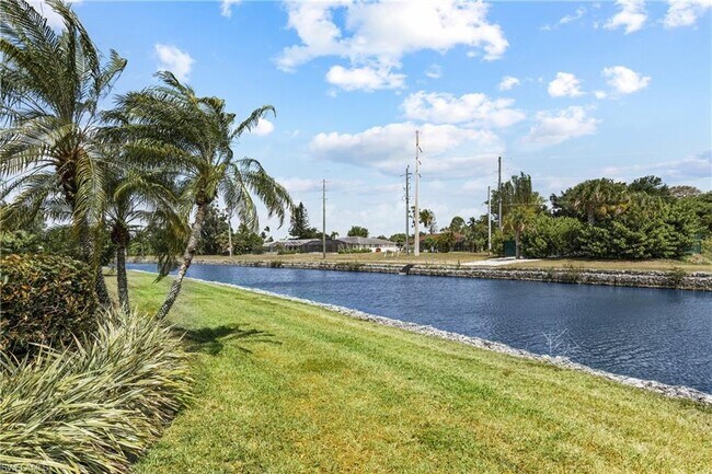 Building Photo - 600 Valley Stream Dr