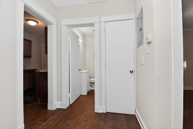 Building Photo - Charming 3BD/1BA Ranch in