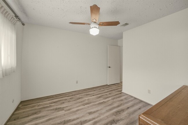 Building Photo - 16323 Summer Dawn Ln