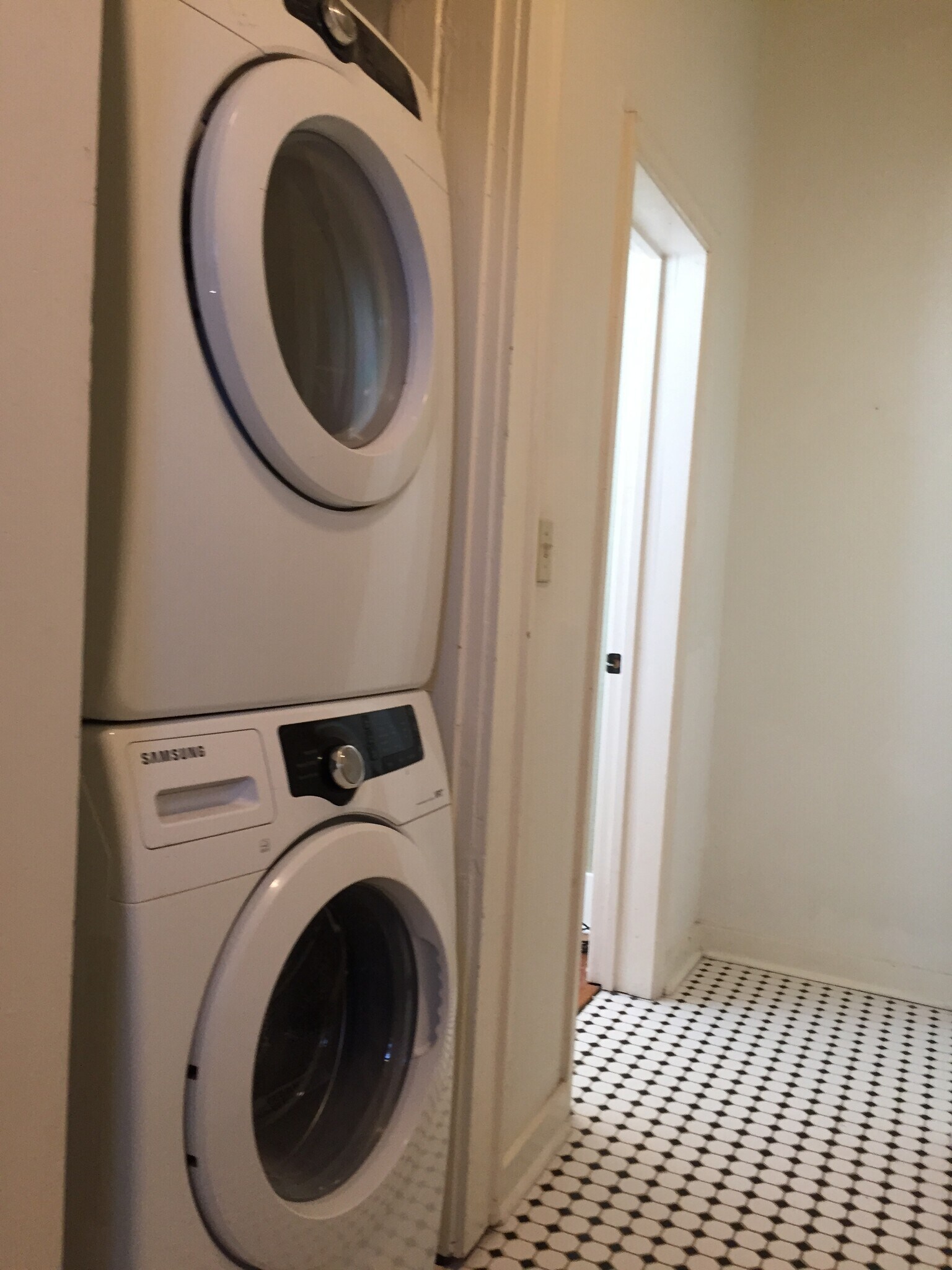 In unit full size wash/dryer - 920 Scott St