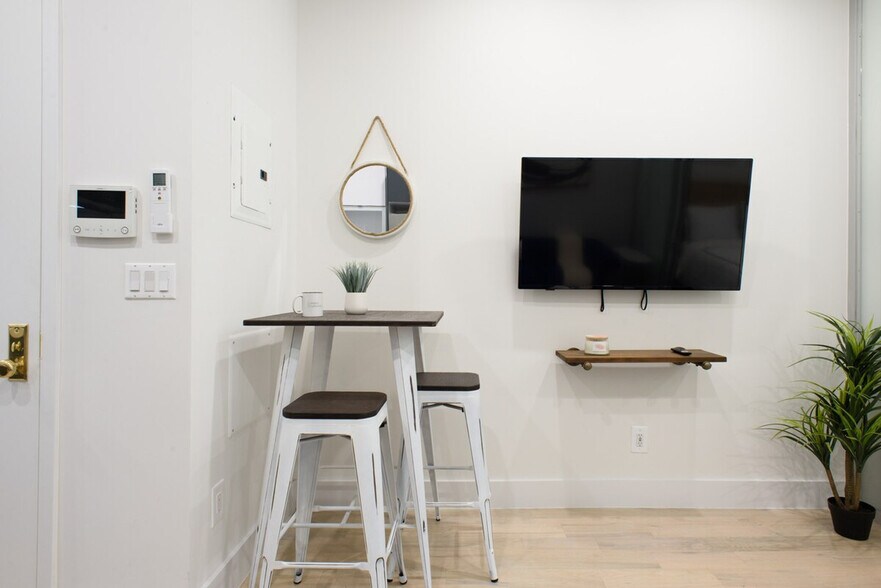 Building Photo - 315 E 78th St