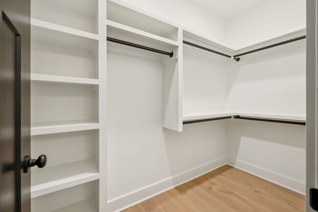 Building Photo - 815 Oconnor St