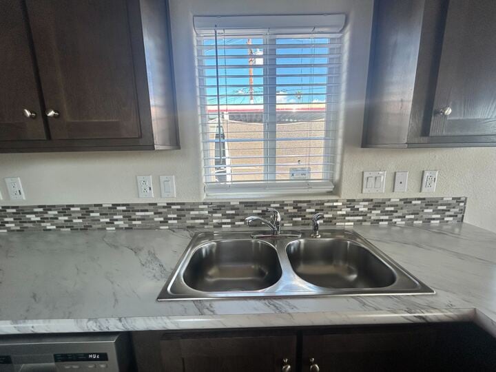 Building Photo - 530 S Alma School Rd