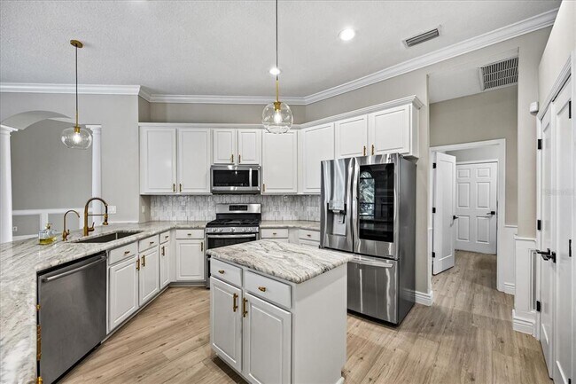 Building Photo - 12422 Creek Edge Dr