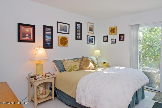 Building Photo - 223 Orange St