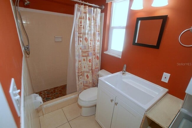 Building Photo - 468 Limewood Ave