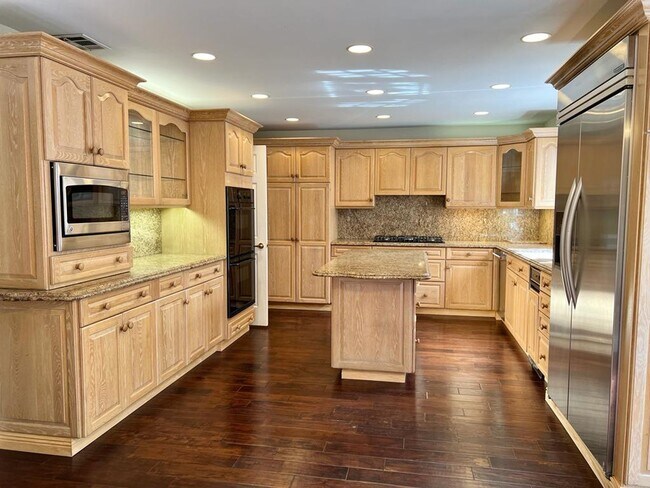 Building Photo - HUGE Encino House with Pool/Jacuzzi, 2 Car Garage and Lots of Space!