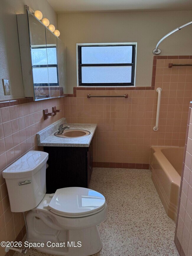 Building Photo - 21 Rosevere Way