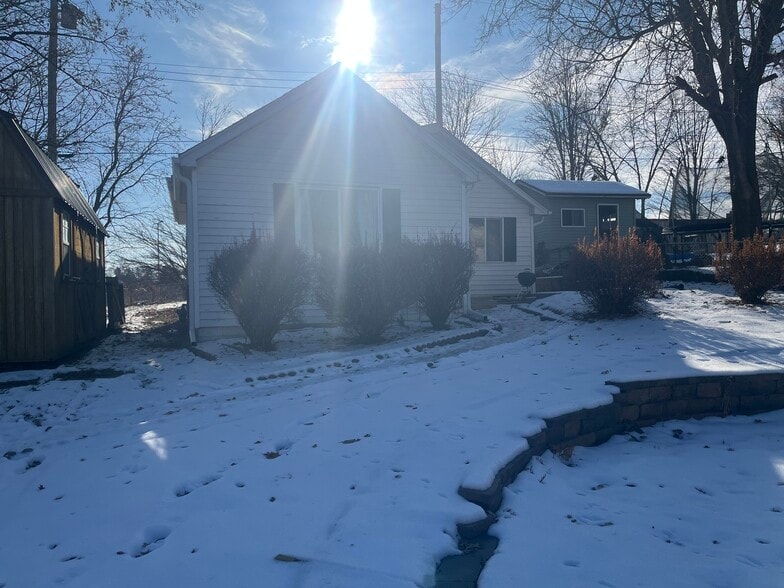 Building Photo - 3523 Valley St