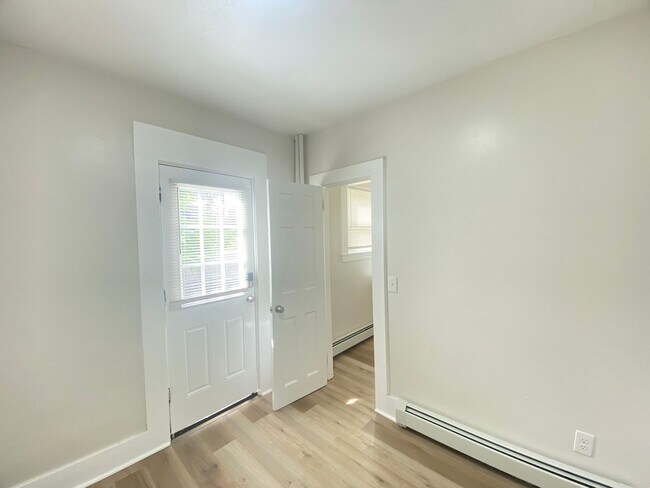 Building Photo - 359 Nashua St