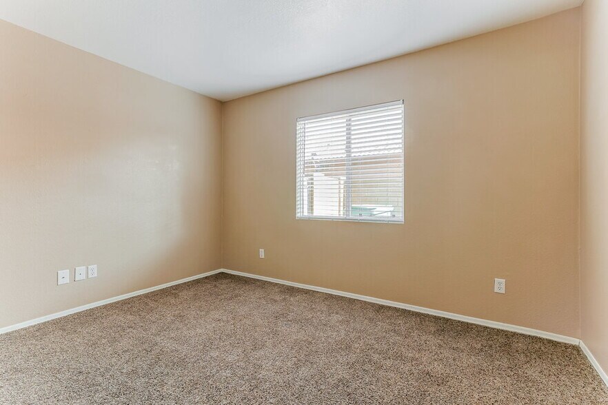 Building Photo - 4853 E Harmony Ave