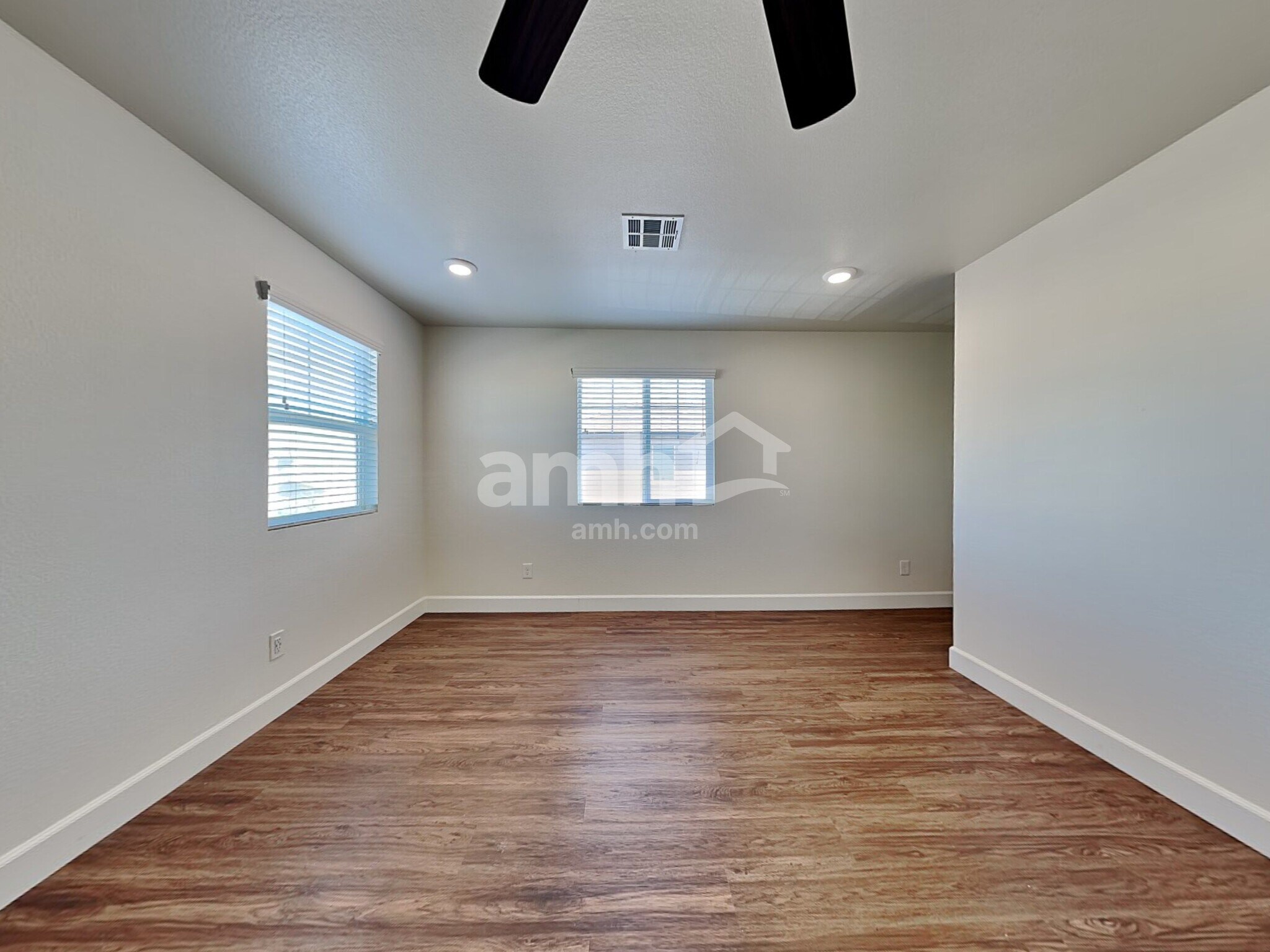 Building Photo - 1805 Viaggio Ave