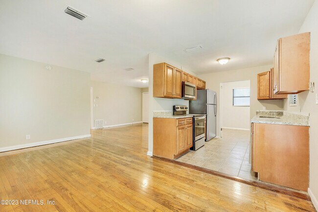 Building Photo - 2938 Charme Ct