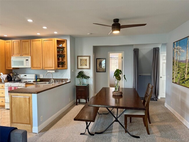 Building Photo - 322 E Beech St