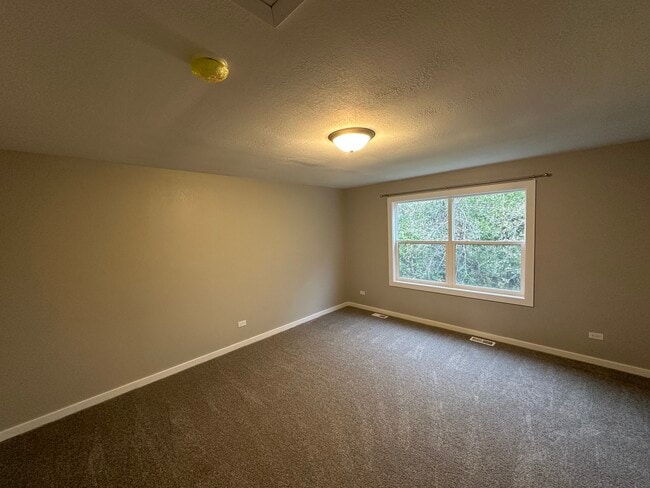 Building Photo - 1301 Lizabeth Ln