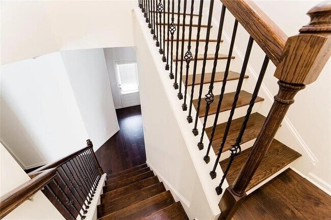 Building Photo - 5570 Lightheart Ct