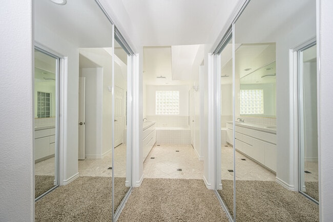 Building Photo - 2243 Martin