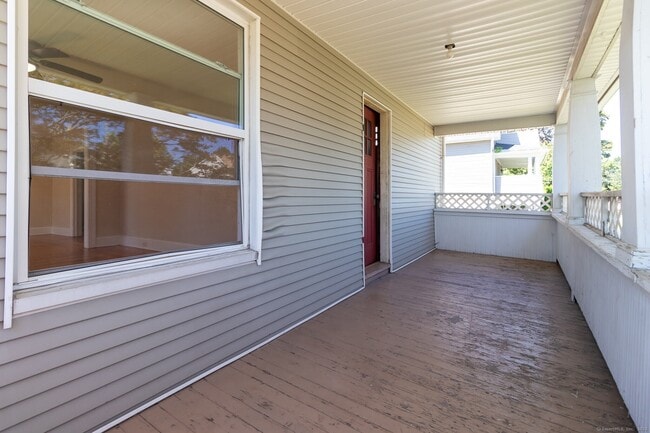 Building Photo - 207 Divinity St