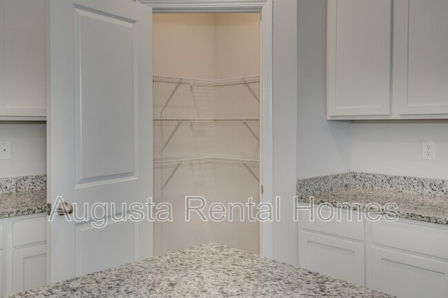 Building Photo - 1414 Deer Hollow Run