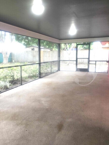 Building Photo - 132 Santander Ct