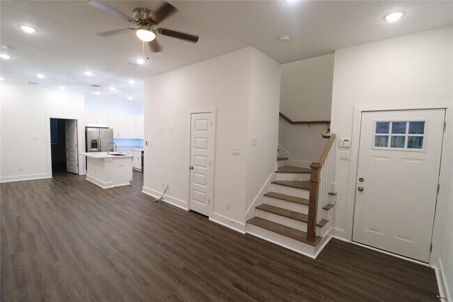 Building Photo - 4512 Brinkley St