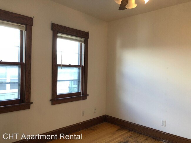 Building Photo - 4 br, 1 bath Apartment - 639 E. Johnson St.