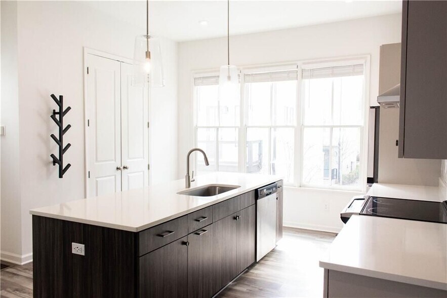 Building Photo - 728 Perch Pl