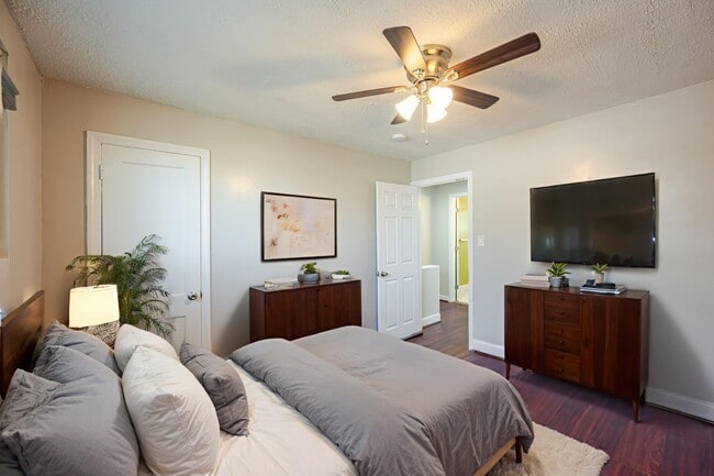 Building Photo - 4217 Gault Pl NE