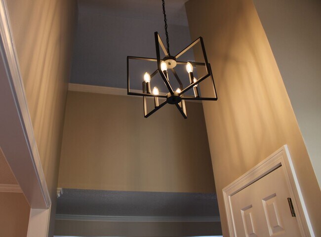 Building Photo - Germantown/ Gorgeous 5 Bedroom Home Newly Renovated