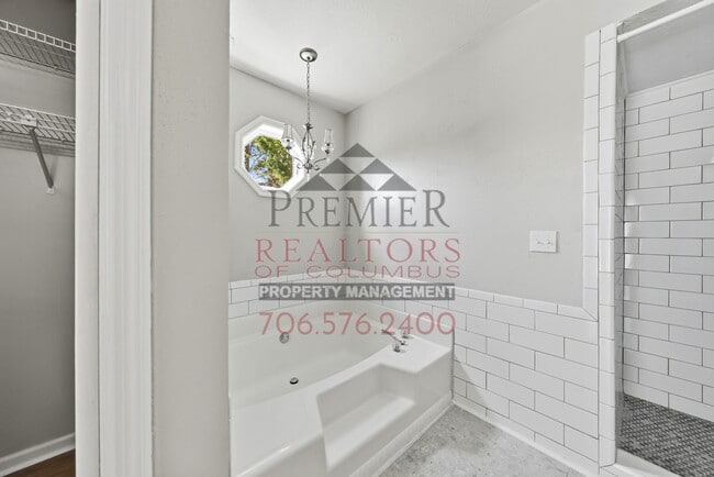 Building Photo - 4668 Bridlewood Dr