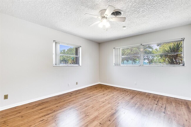 Building Photo - 3460 NE 28th Ave