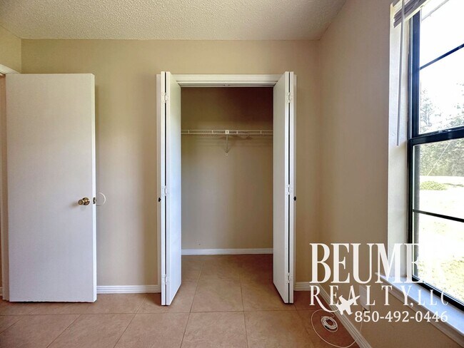 Building Photo - 3br/2ba Home for Rent in West Pensacola