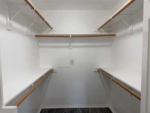 Building Photo - 220 Bonsai Dr