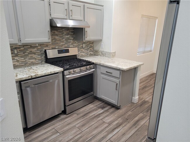Building Photo - 2117 Echo Bay