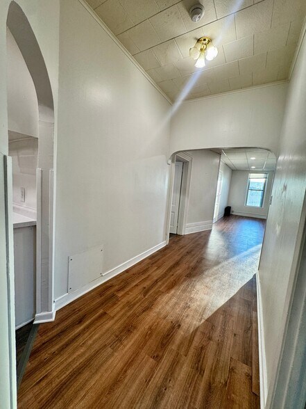 Building Photo - 101 Lewis St S