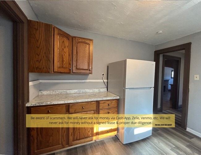 Building Photo - 8677 Oriole Ave