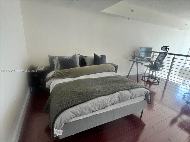 Building Photo - 41 SE 5th St