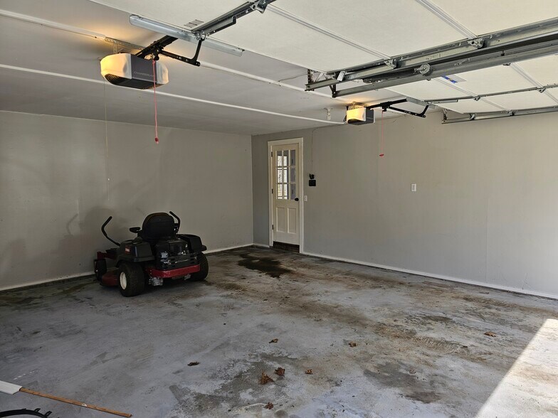 Building Photo - 119 Ash Swamp Rd